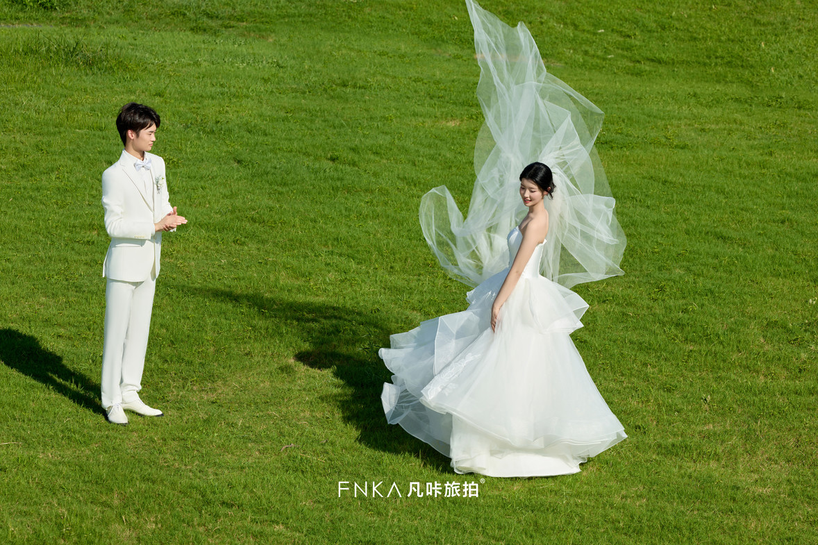客片-草坪婚纱照1