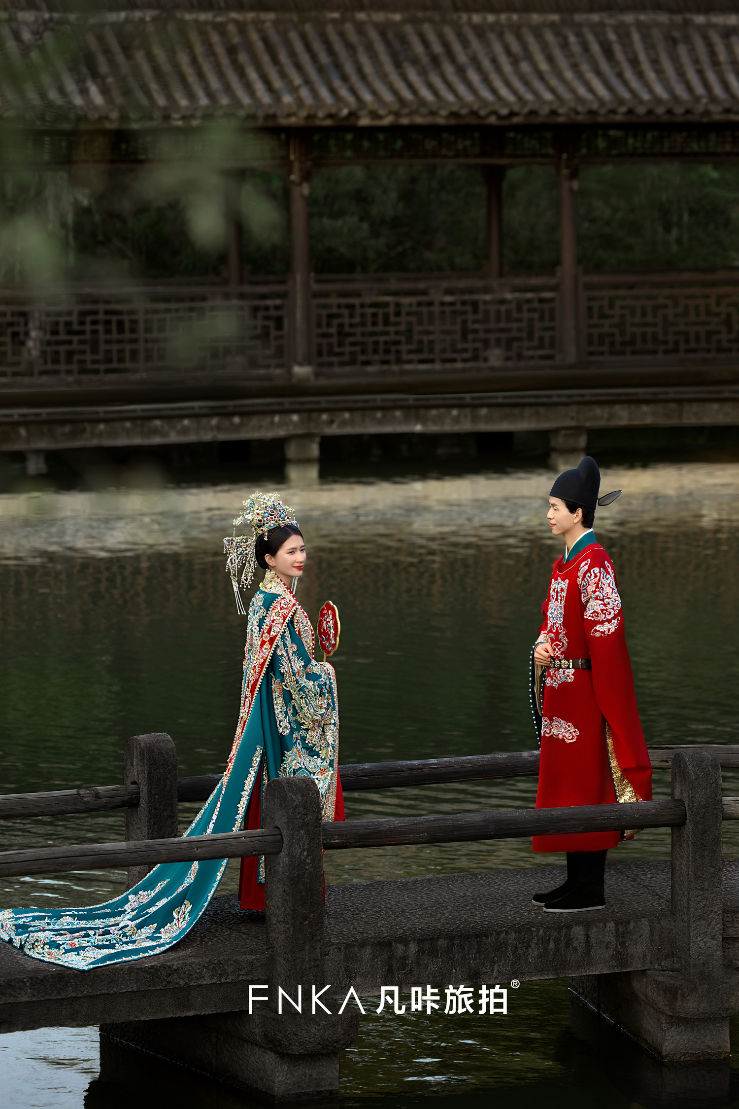 凤冠霞帔婚纱照3