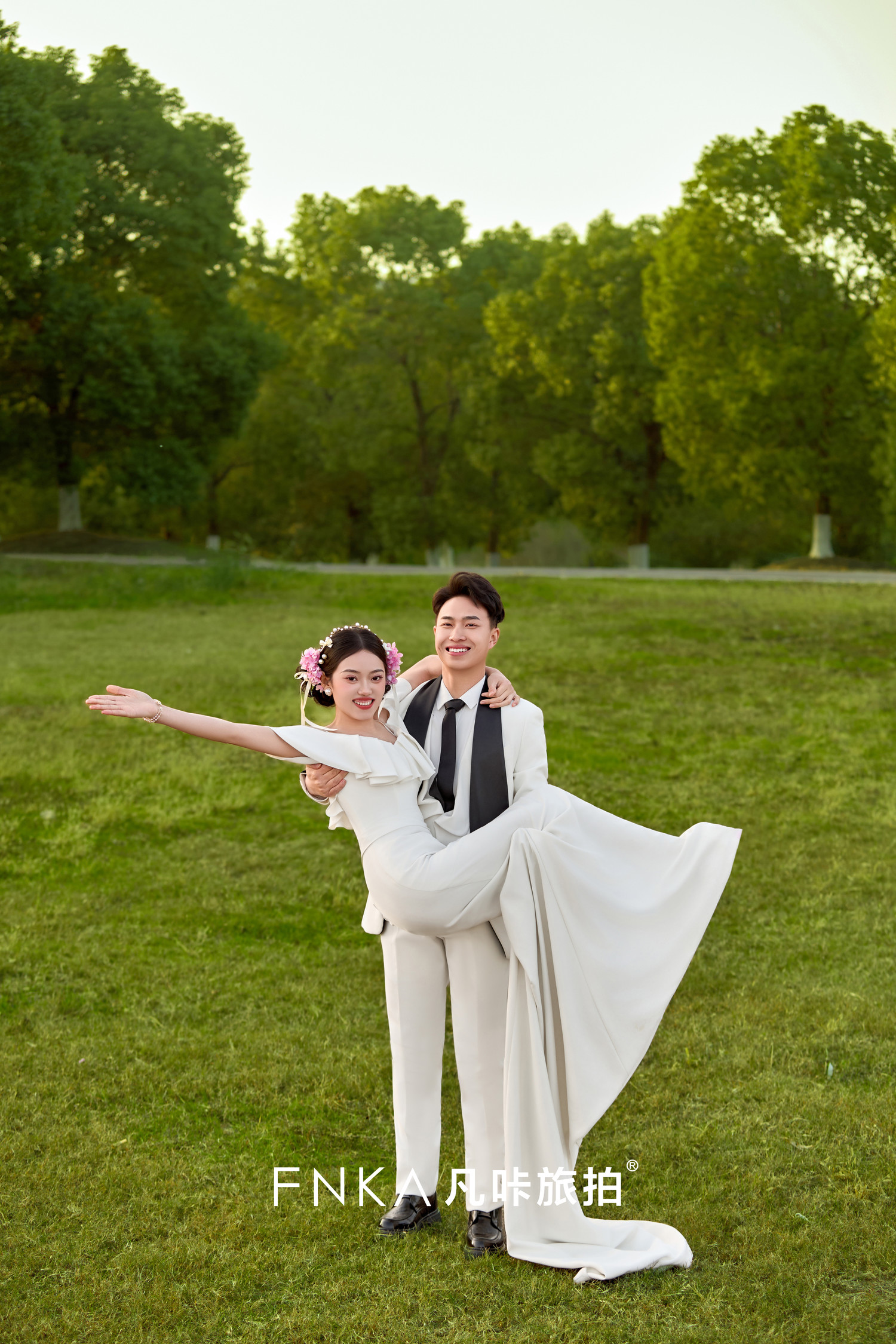 客片-草坪婚纱照6