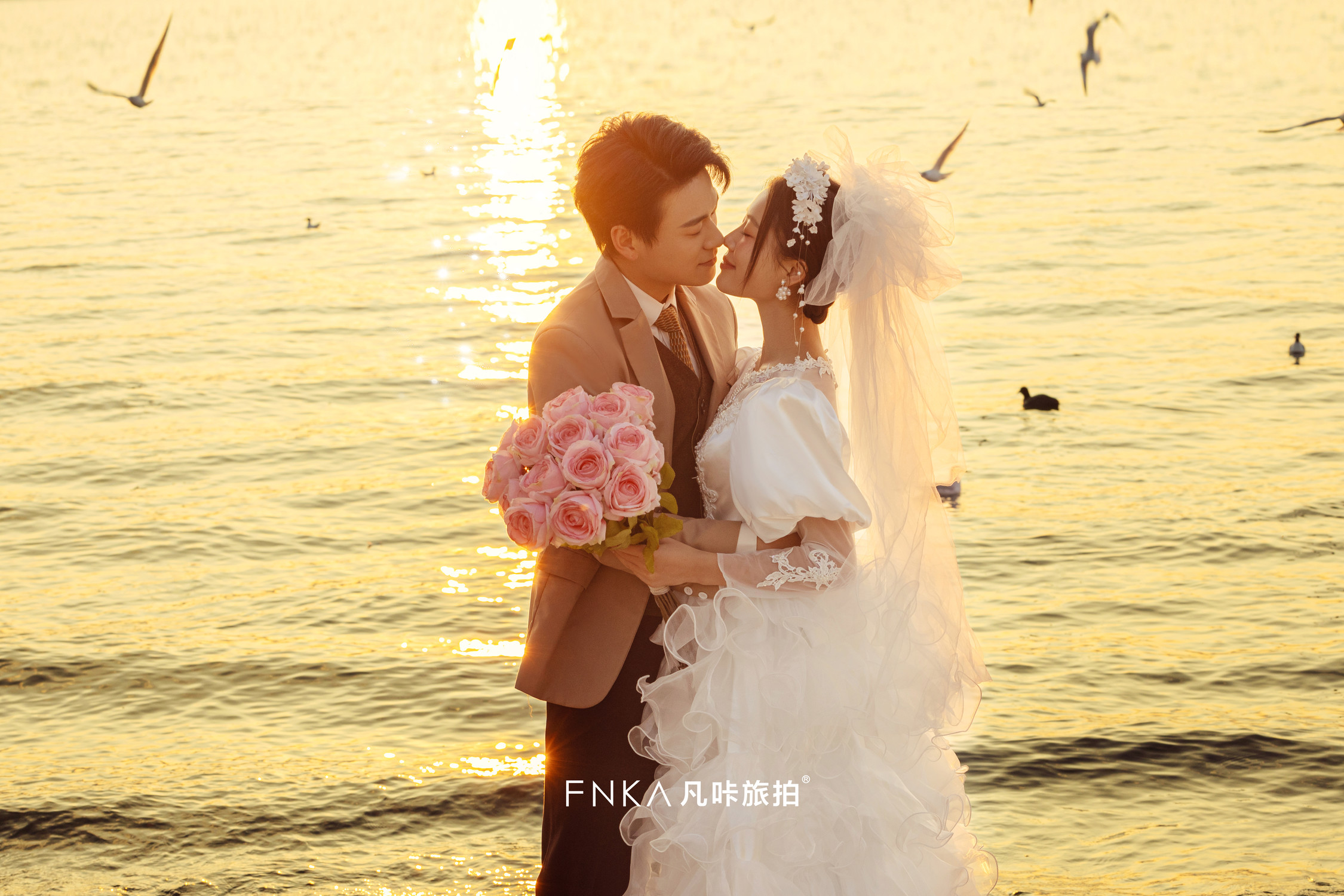 客片-夕阳洱海婚纱照1